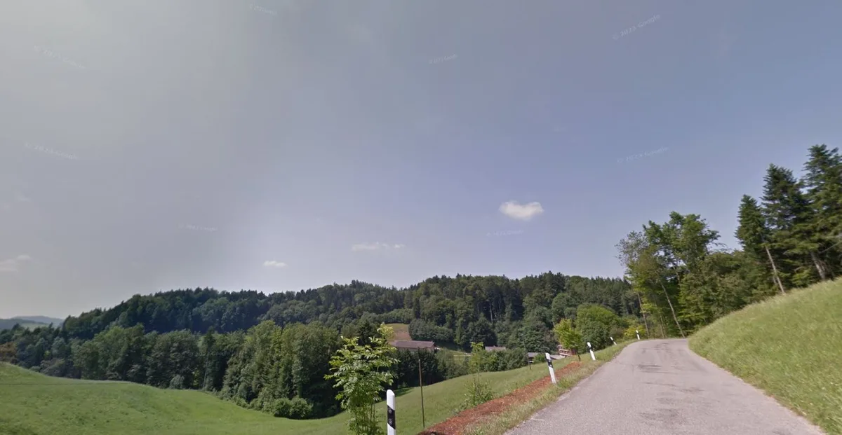 Ausblicke auf den Ensberg in der Gemeinde Turbenthal.